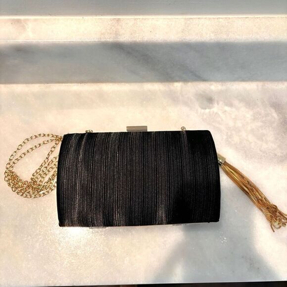 INC International Concepts Tassel Chain Strap Clutch Evening Bag Black Gold OS